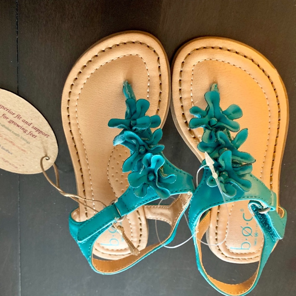 NWT boc leather ruffle sandal